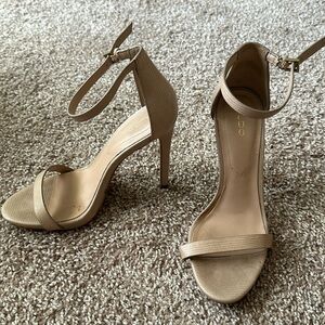 Aldo heel size 7